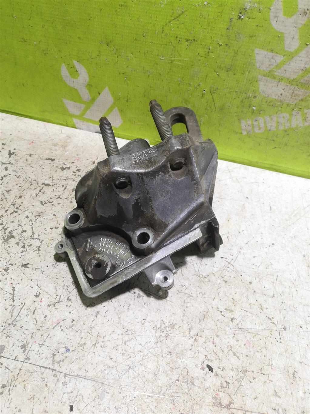 Ford Focus 2 05-08 для Кронштейн двигателя правый