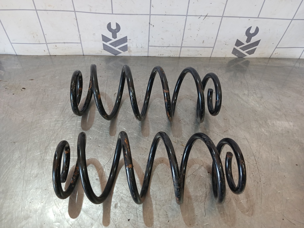 VW Passat B5 96-00 для Пружина передняя