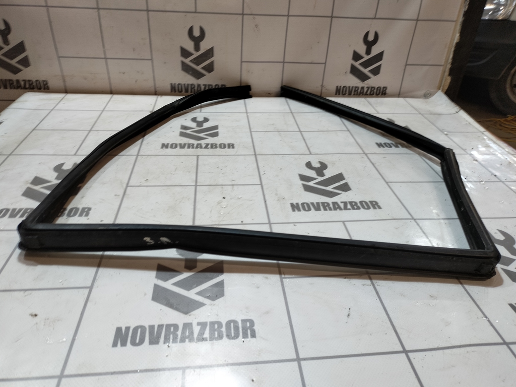 Volvo 440 1992-1994 для Уплотнитель стекла двери