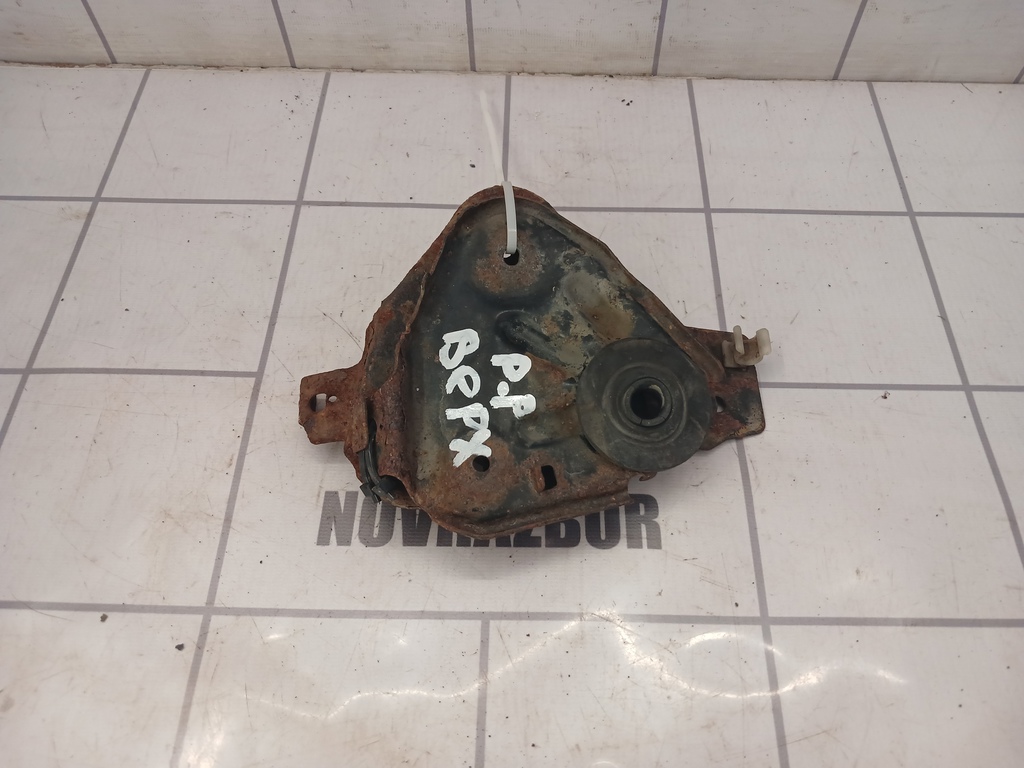 Nissan Almera N16 2000-2006 для Кронштейн радиатора