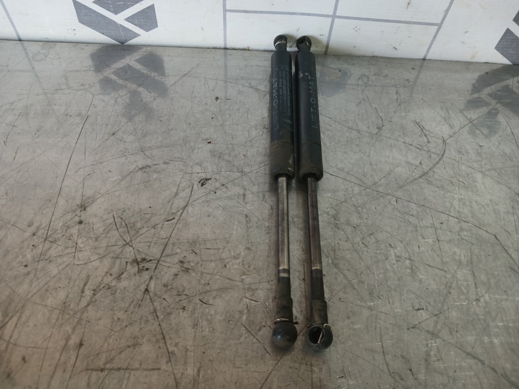 Audi 80  90  B3  86-91 для Амортизатор крышки багажника