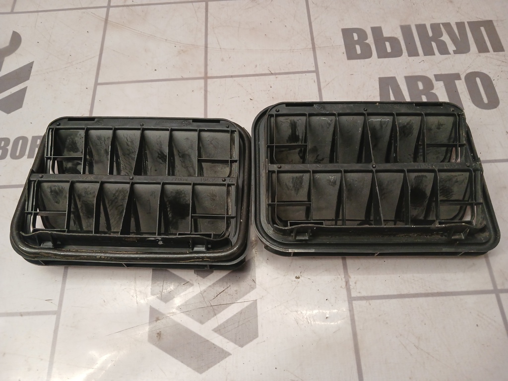 Renault Logan 2 14-18 для Решетка вентиляционная