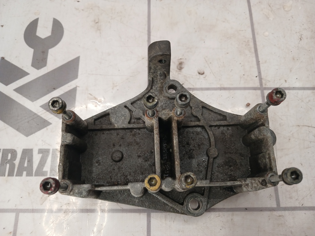 Fiat Punto 2 (188) 99-10 для Кронштейн (сопут. товар)