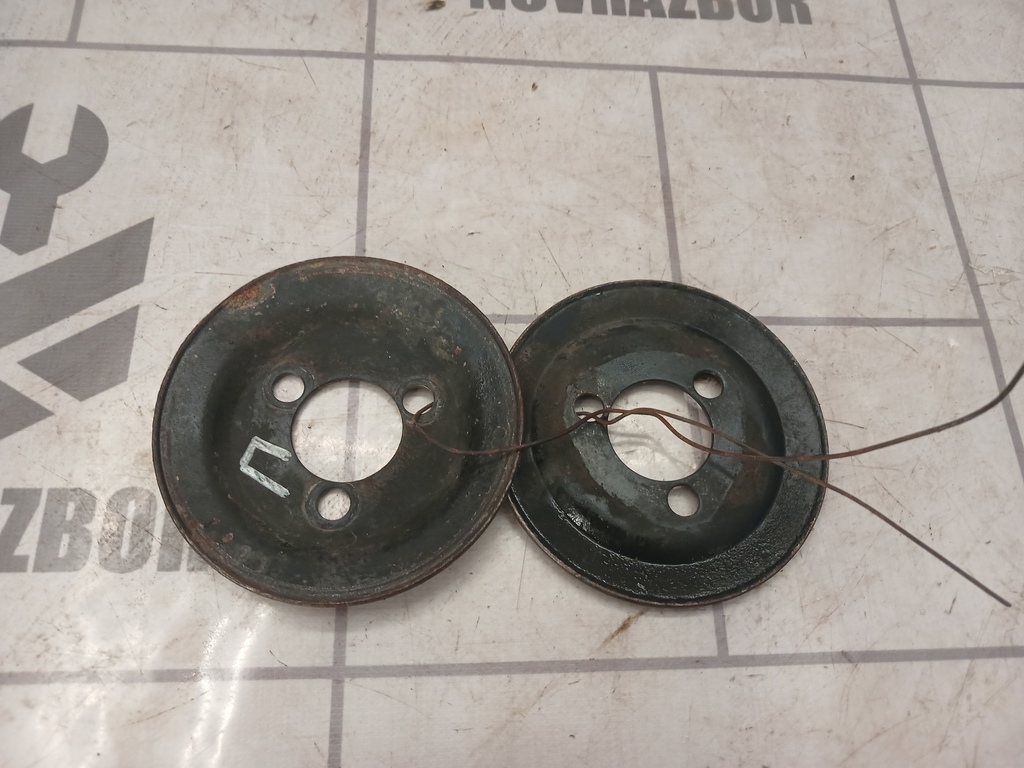 Audi A6 (C4) 1994-1997 для Шкив водяного насоса (помпы)