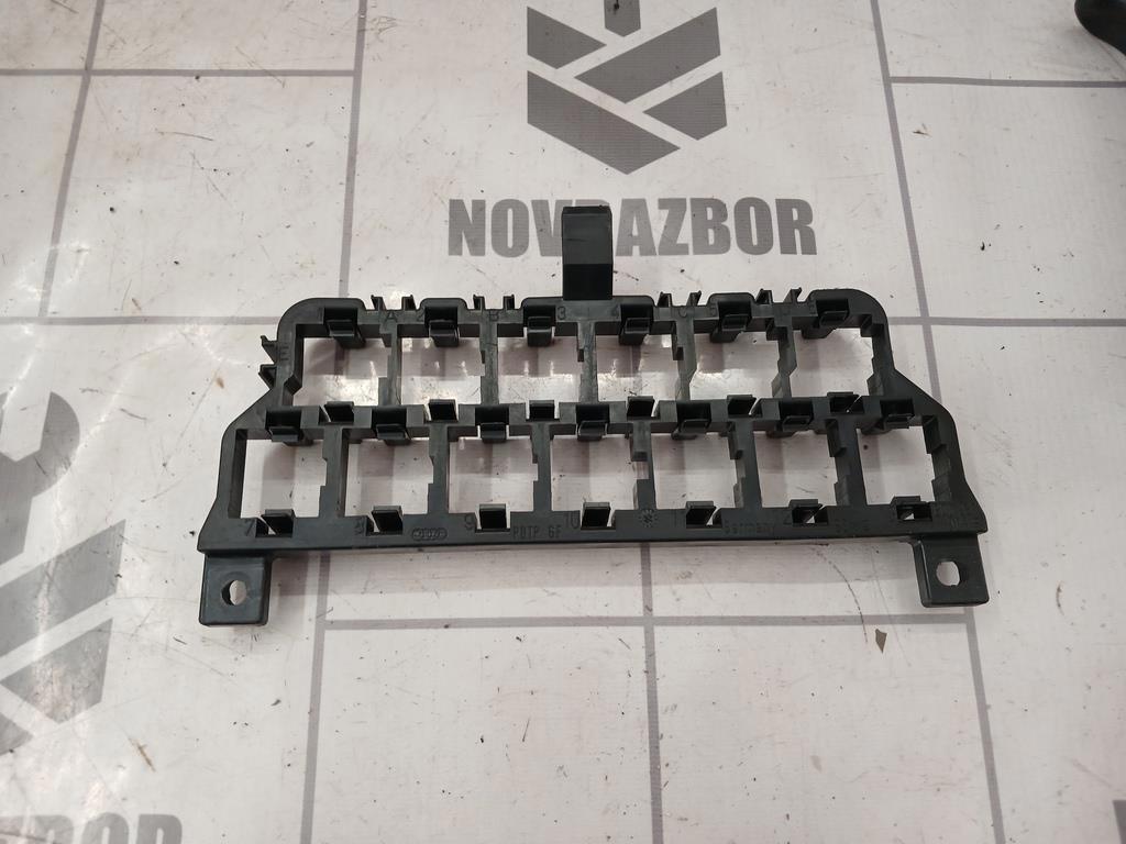 VW Passat B5 96-00 для Блок предохранителей