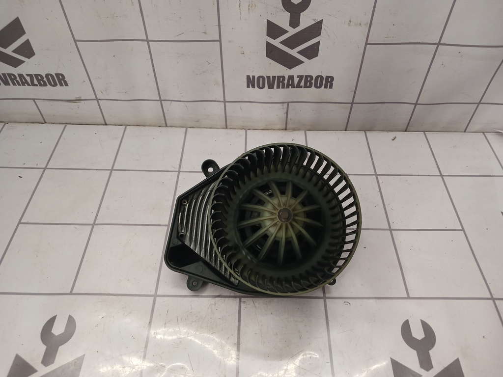 VW Passat B5 96-00 для Моторчик печки