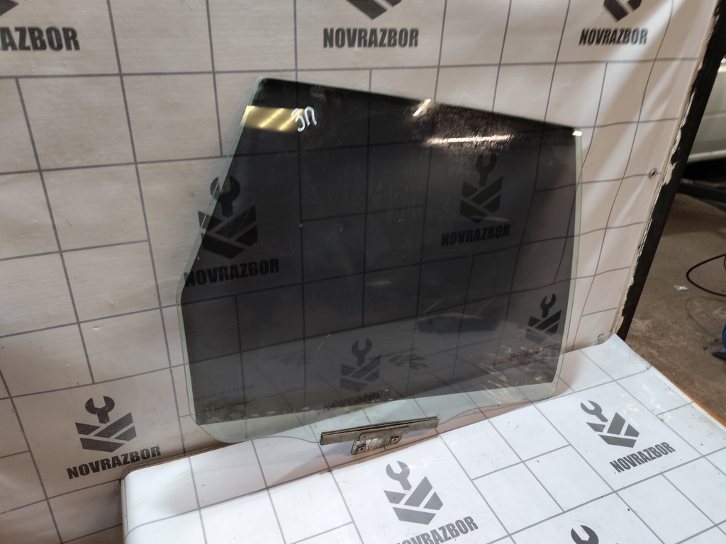 Volvo 440 1992-1994 для Стекло двери задней правой