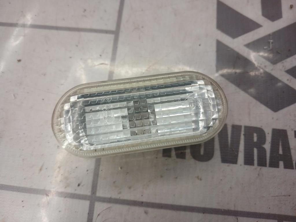 Ford Focus 2 05-08 для Повторитель на крыло левый белый