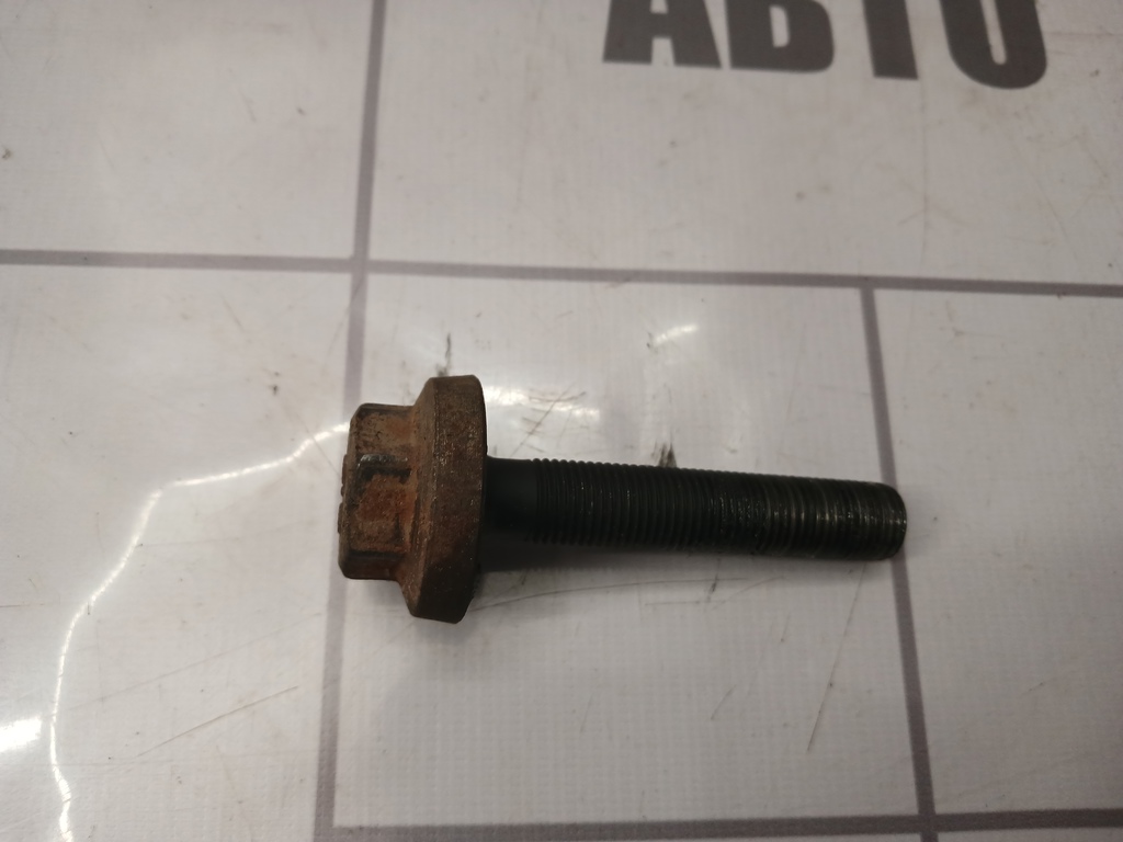 Audi 80  90  B3  86-91 для Болт