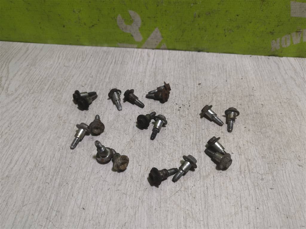 Nissan Teana J31 03-08 для Болт