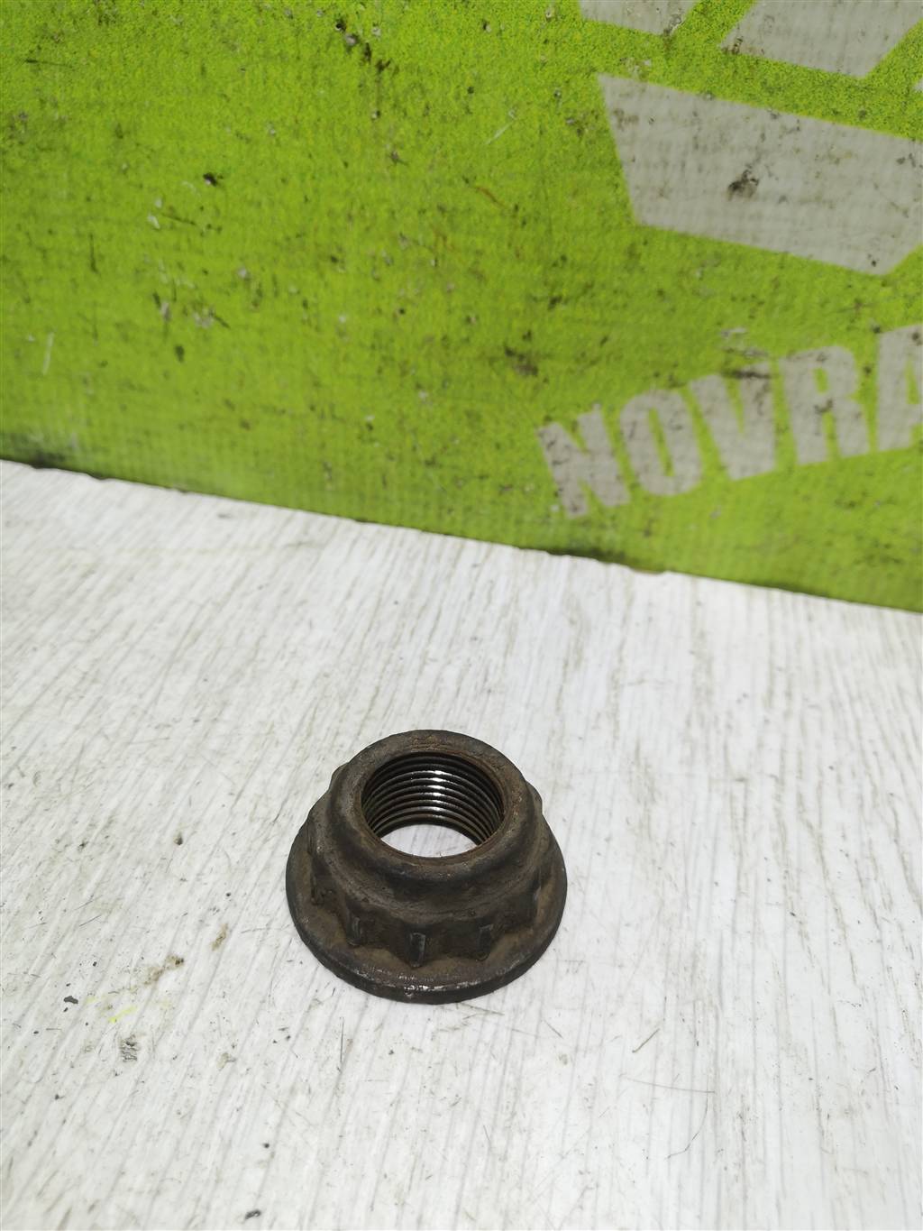 VW Golf 4 Bora 97-05 для Гайка ступицы