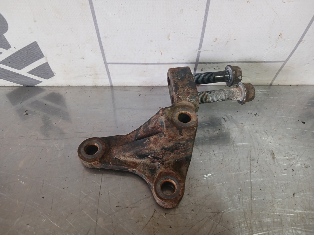 Kia RIO 1 2000-2004 для Кронштейн опоры двигателя