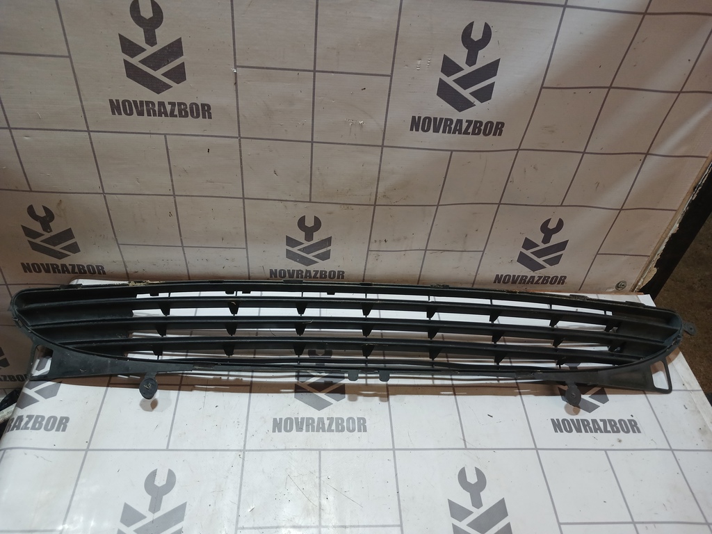 Peugeot 307 2001-2008 для Решетка в бампер центральная