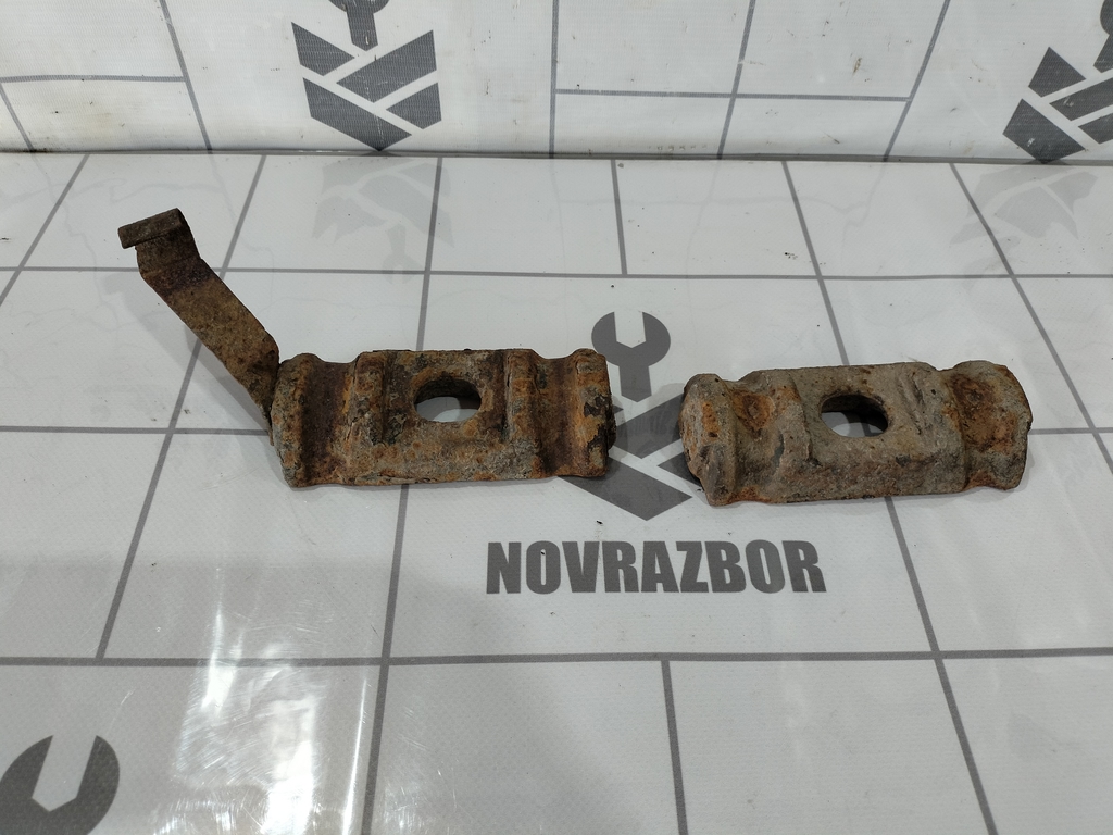 Ford Transit 06-13 для Кронштейн (сопут. товар)