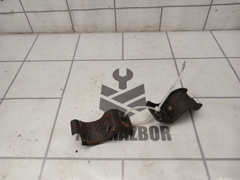 Renault Clio 2 Symbol 1998-2008 для Кронштейн крепления переднего стабилизатора