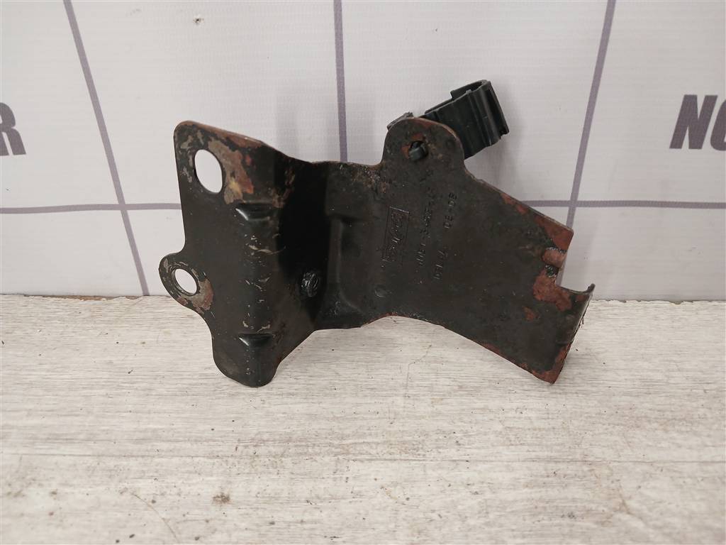 Ford Focus 2 08-11 для Кронштейн бачка гидроусилителя