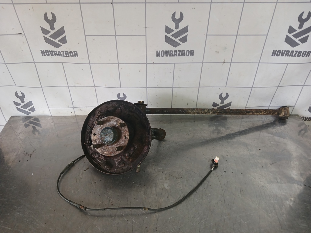 Mazda 323 BA 94-98 для Кулак поворотный задний правый