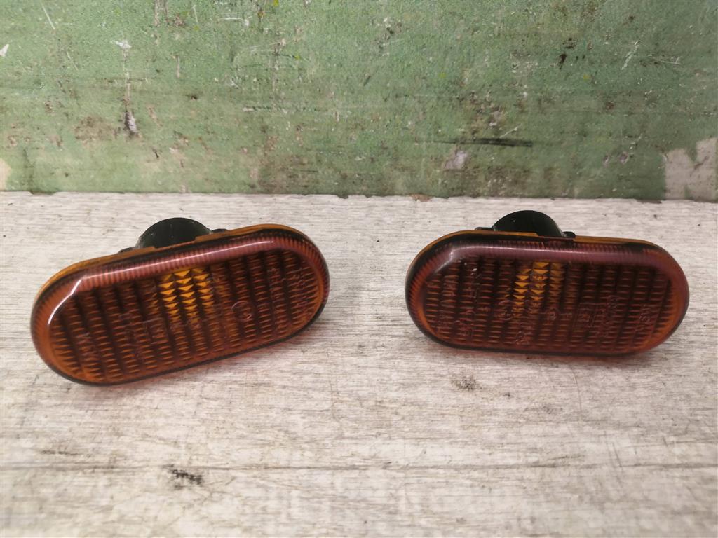 Renault R19 1992-2002 для Повторитель на крыло желтый