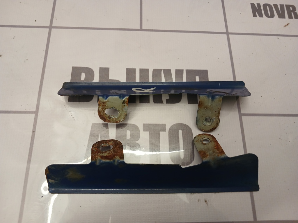 Renault Logan 2005-2014 для Кронштейн крепления крыла