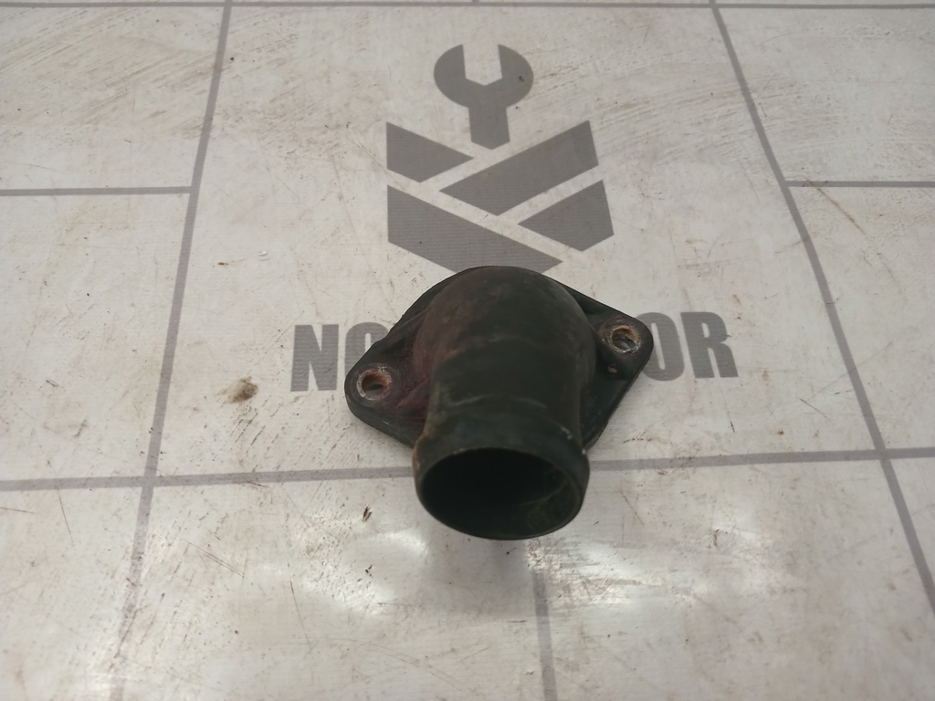 Audi A6 (C4) 1994-1997 для Фланец двигателя системы охлаждения