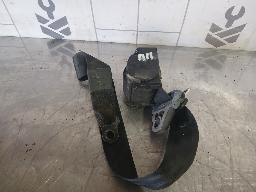 VW Passat  B3  1988-1993 для Ремень безопасности