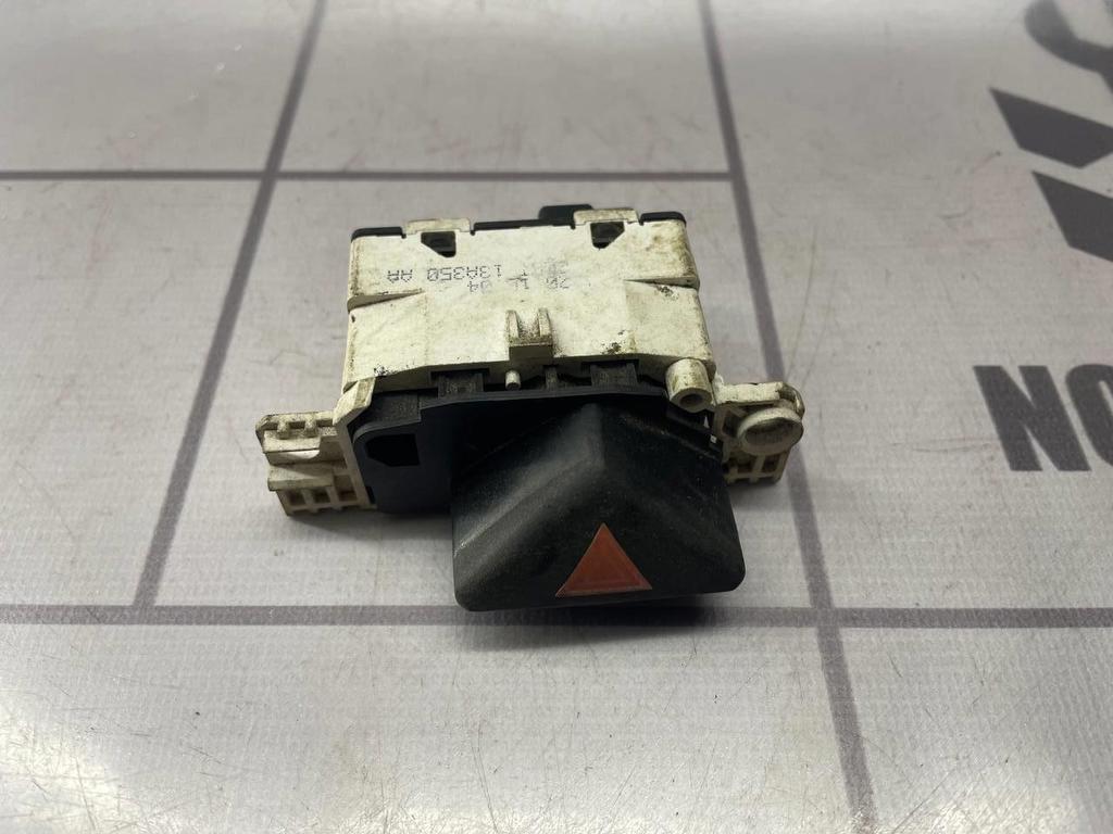 Ford Focus 1 1998-2004 для Кнопка аварийной сигнализации