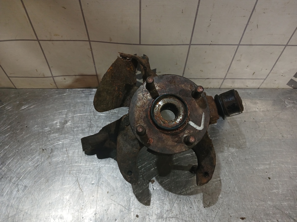 Mazda 323 BA 94-98 для Кулак поворотный передний левый