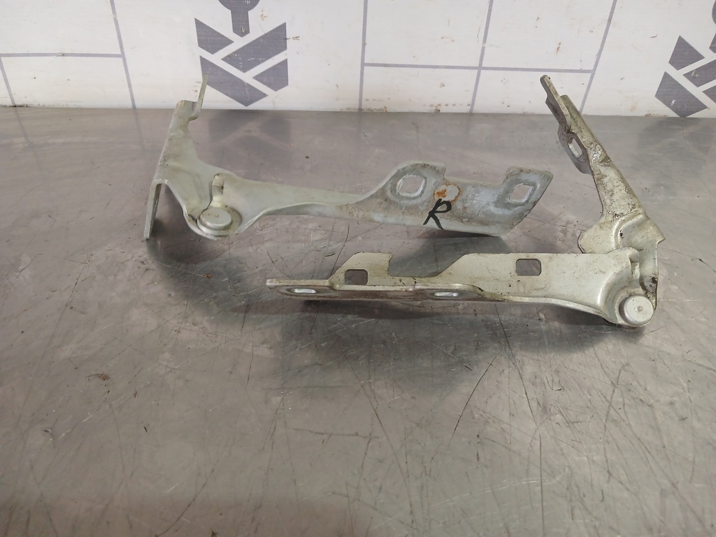 Renault Clio 2 Symbol 1998-2008 для Петля капота