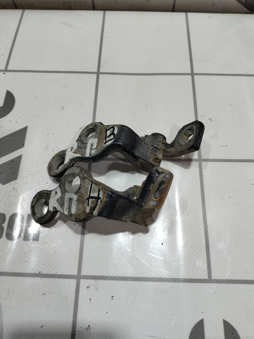 Ford Focus 1 1998-2004 для Петля двери передней правой верхняя