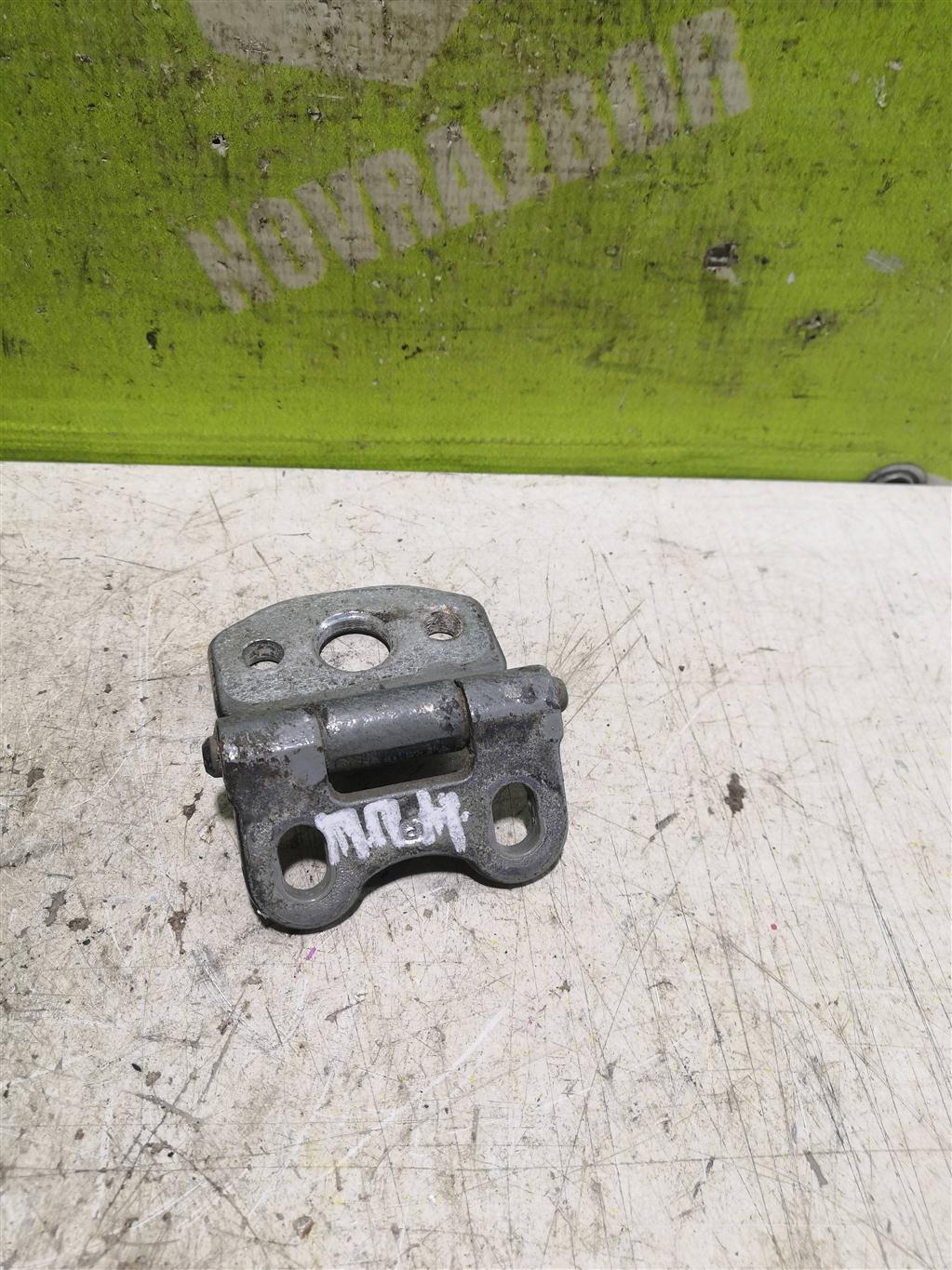 Mercedes Benz W210 E-class 1995-2000 для Петля двери передней