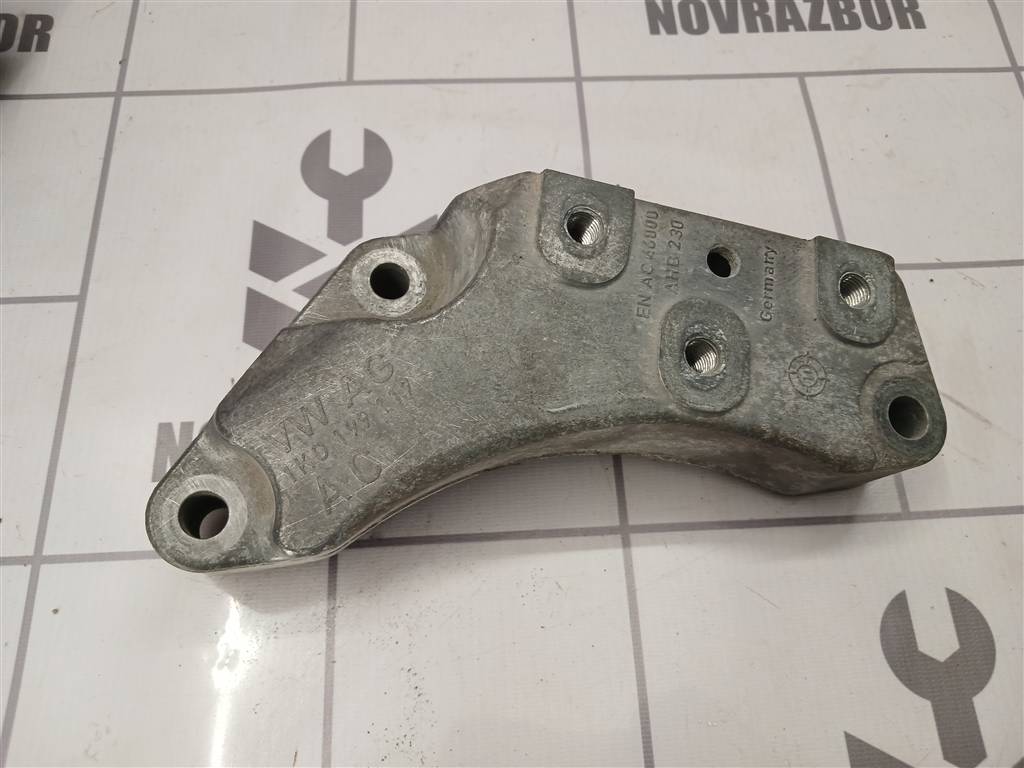 Skoda Octavia A5 1Z   04-13 для Кронштейн КПП