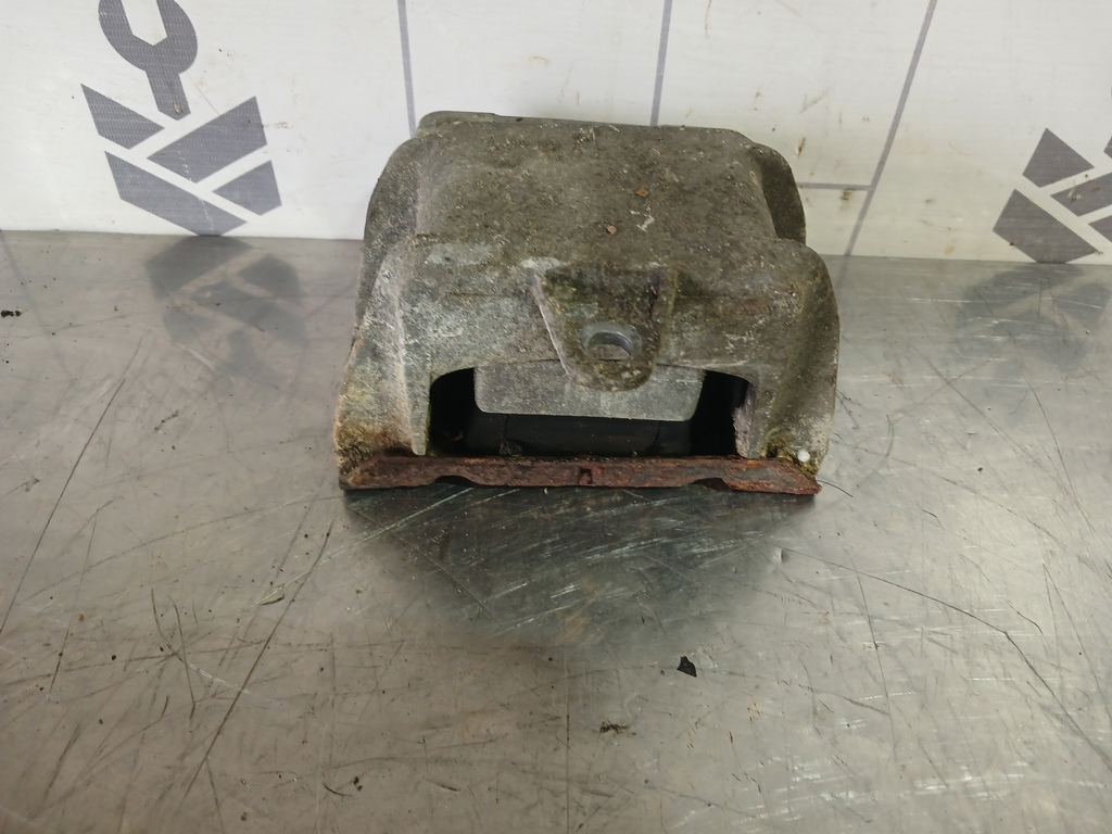 VW Golf 4 Bora 97-05 для Опора двигателя