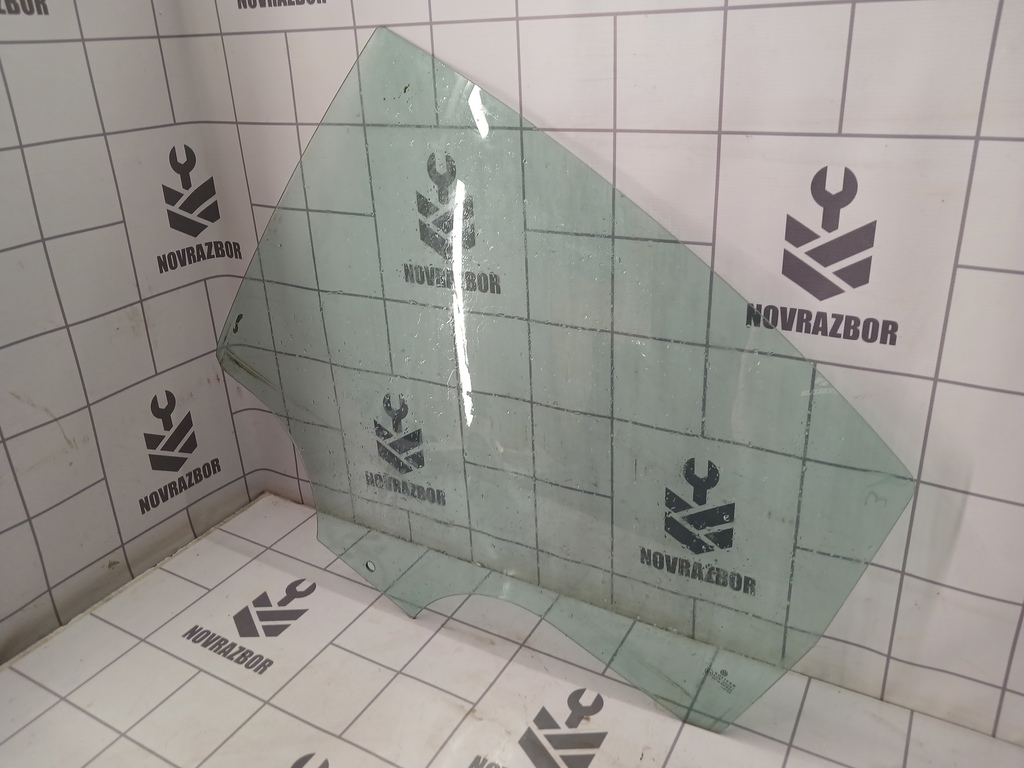 VW Passat B5 96-00 для Стекло двери задней левой