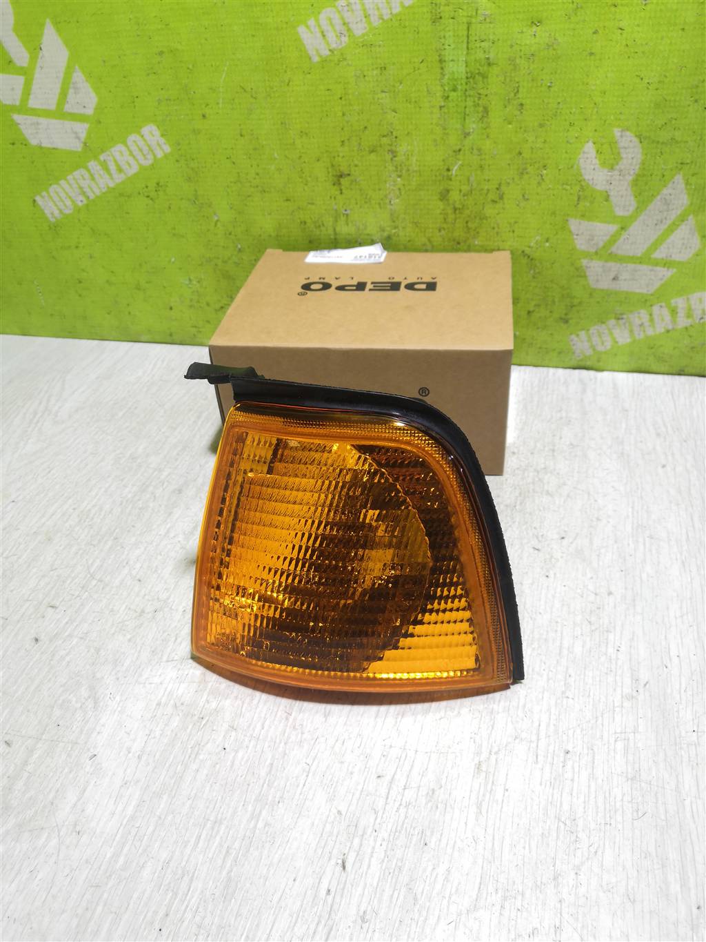 Audi 80  90  B3  86-91 для Указатель поворота левый желтый