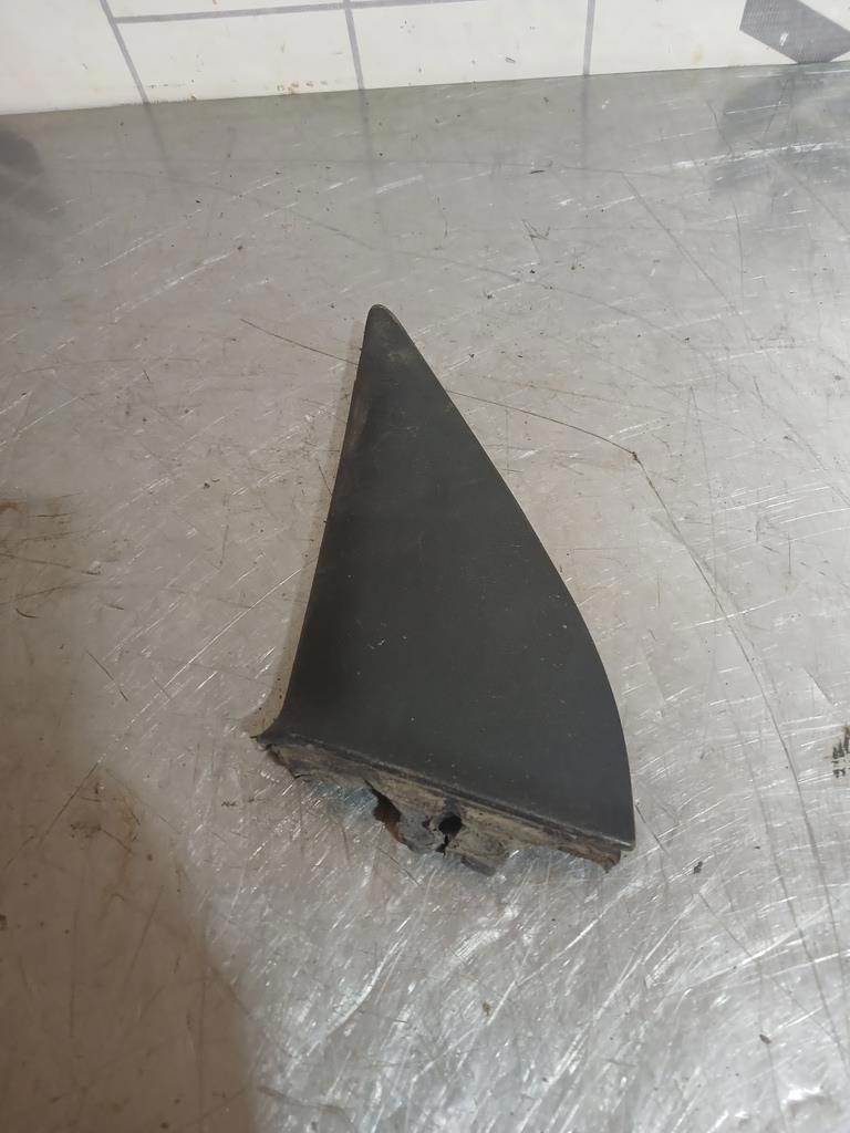 VW Golf 3 Vento 91-97 для Накладка зеркала левого