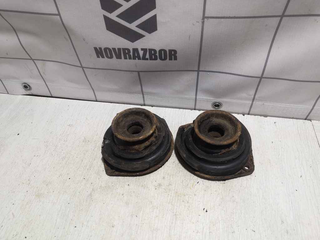 VW Passat  B3  1988-1993 для Опора заднего амортизатора