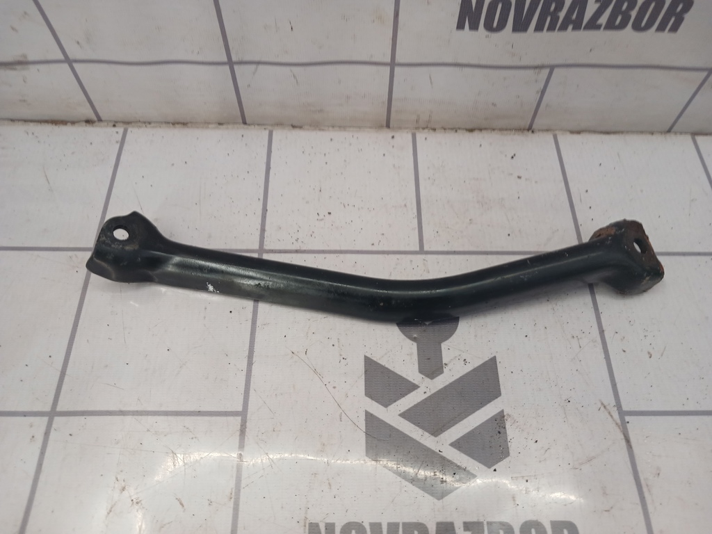 Nissan Almera N16 2000-2006 для Кронштейн (сопут. товар)