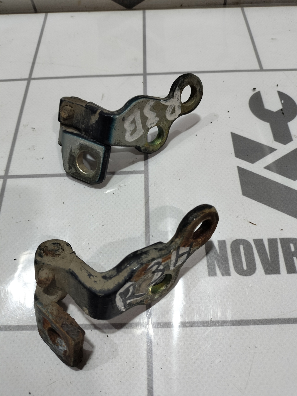 Ford Focus 1 1998-2004 для Петля двери задней правой верхняя