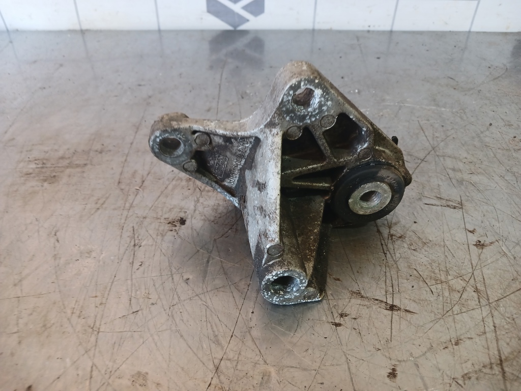 Ford Focus 2 05-08 для Кронштейн КПП