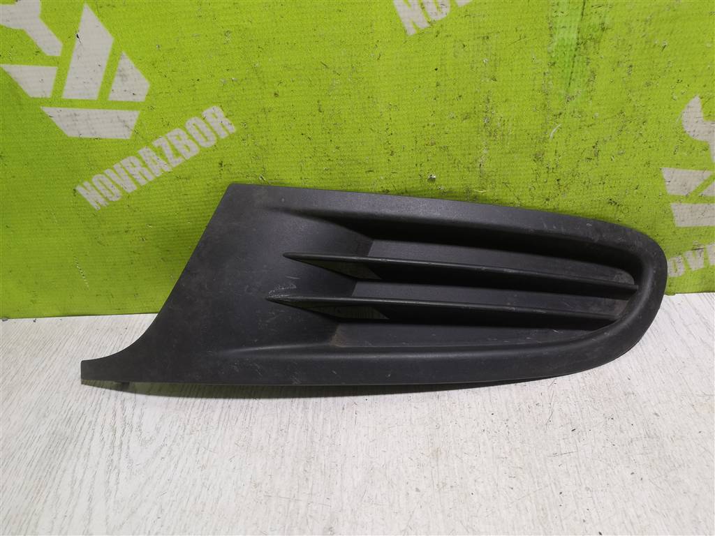 VW Golf 6 09-12 для Решетка в бампер левая