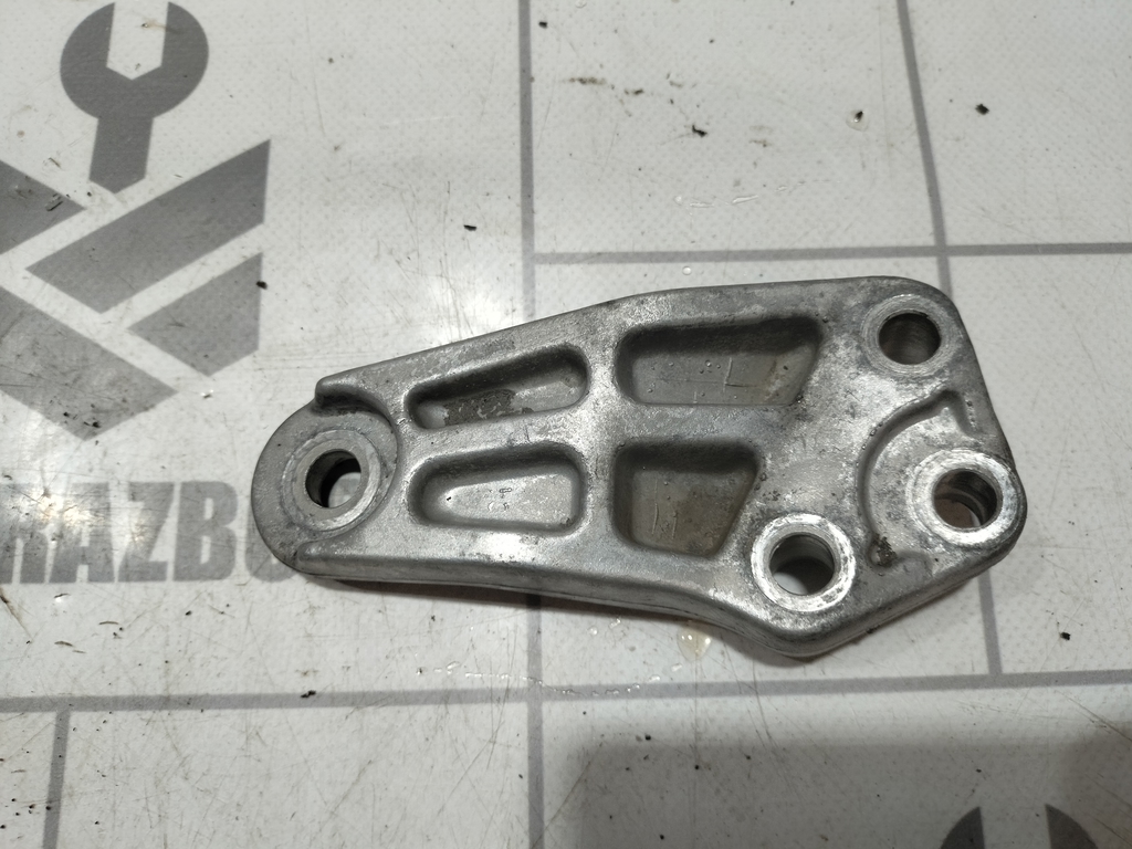 Hyundai Elantra 3  00-05 для Кронштейн двигателя правый