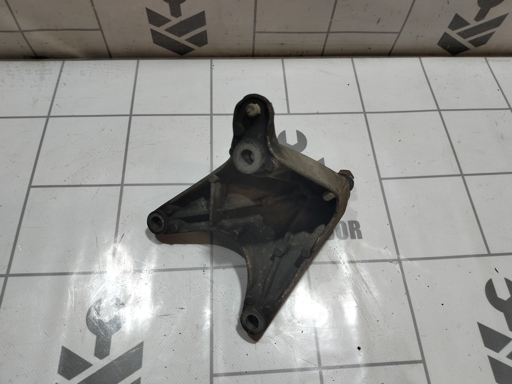 LADA VESTA 15-19 для Кронштейн опоры двигателя
