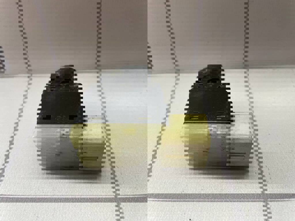 Chevrolet Aveo T200 03-08 для Кнопка стеклоподъемника