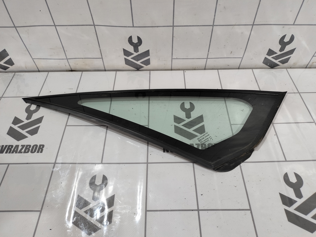 Suzuki SX4 2006-2013 для Стекло кузовное глухое правое