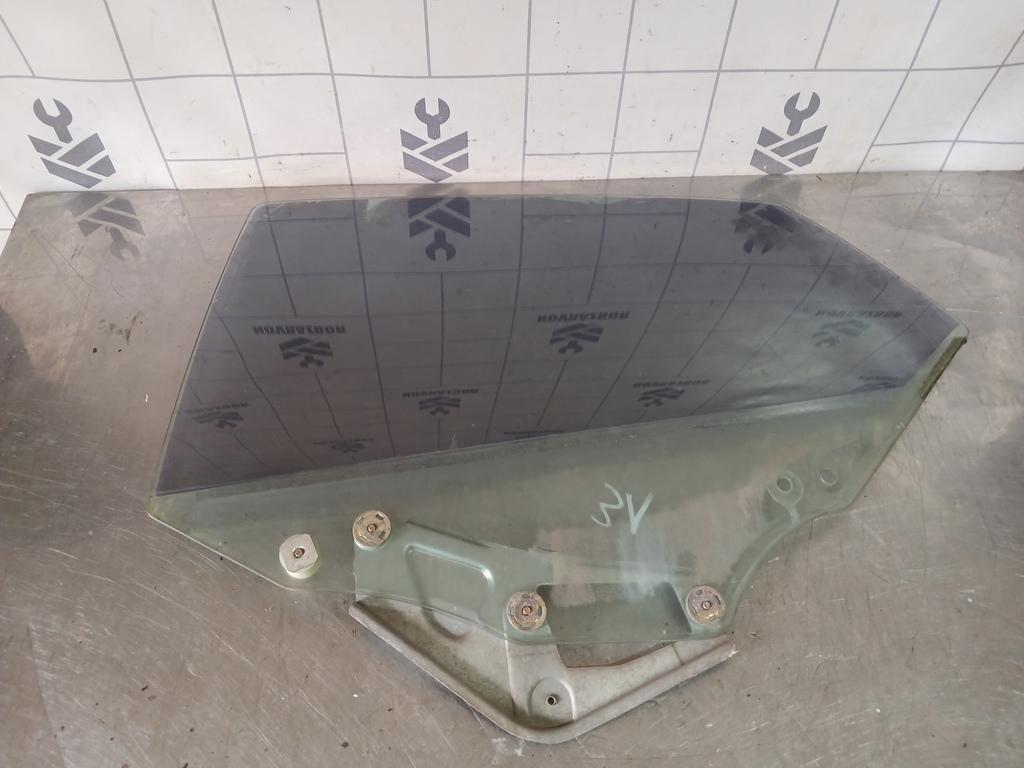 Mazda 323 BA 94-98 для Стекло двери задней левой