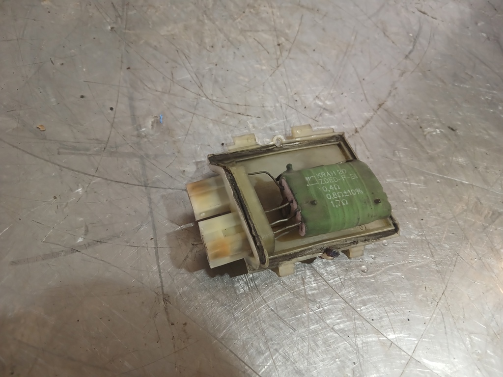 VW Passat  B3  1988-1993 для Резистор отопителя