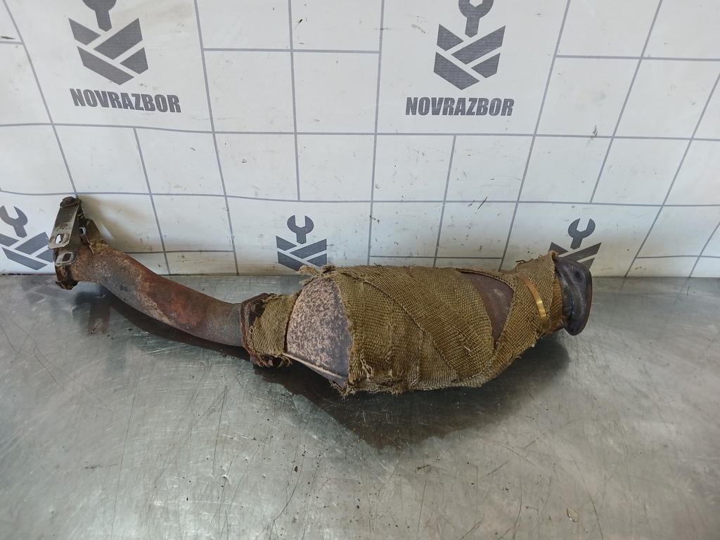 VW Passat B5 96-00 для Приемная труба глушителя