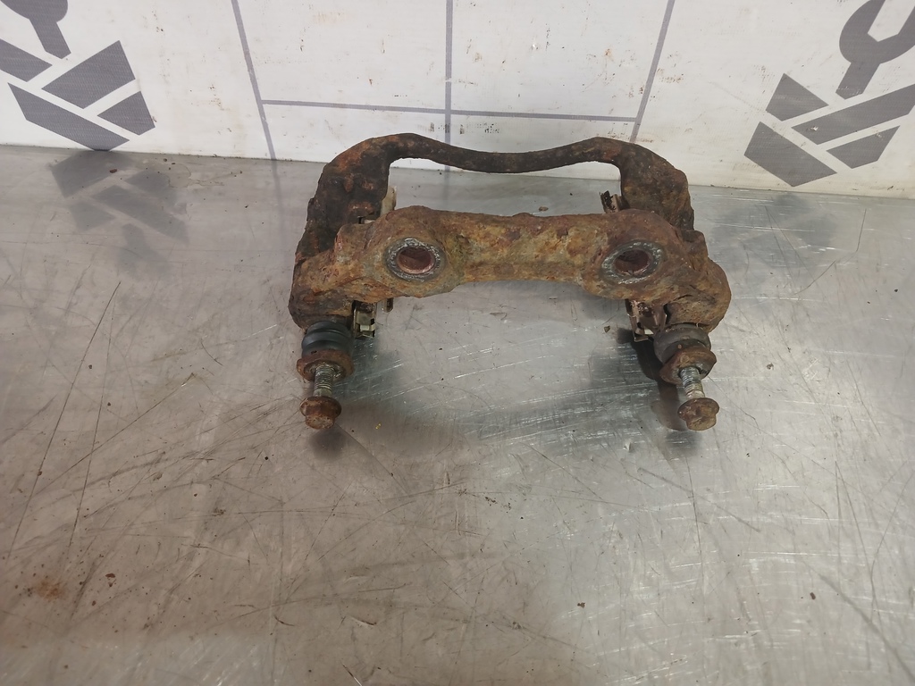 Peugeot 307 2001-2008 для Скоба суппорта переднего