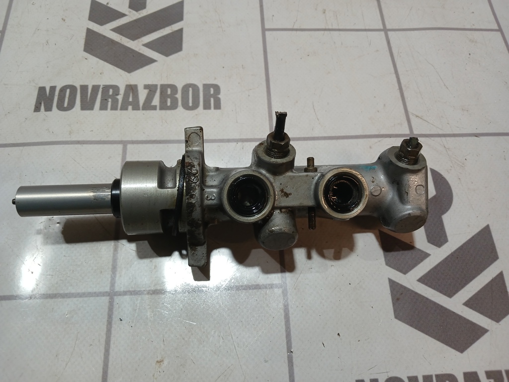 Peugeot 307 2001-2008 для Цилиндр тормозной главный