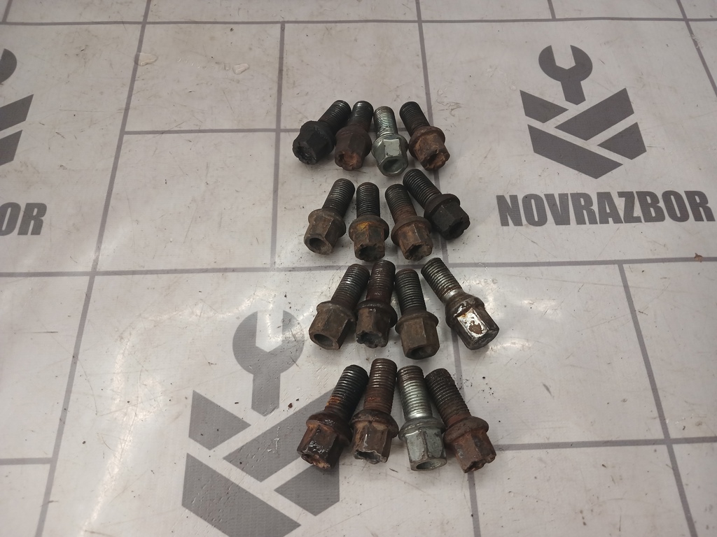 Audi 80  90  B3  86-91 для Болт колесный